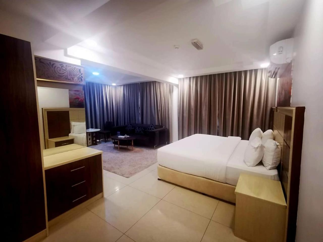 Diamond Star Hotel فندق النجمة الماسية スィーブ エクステリア 写真
